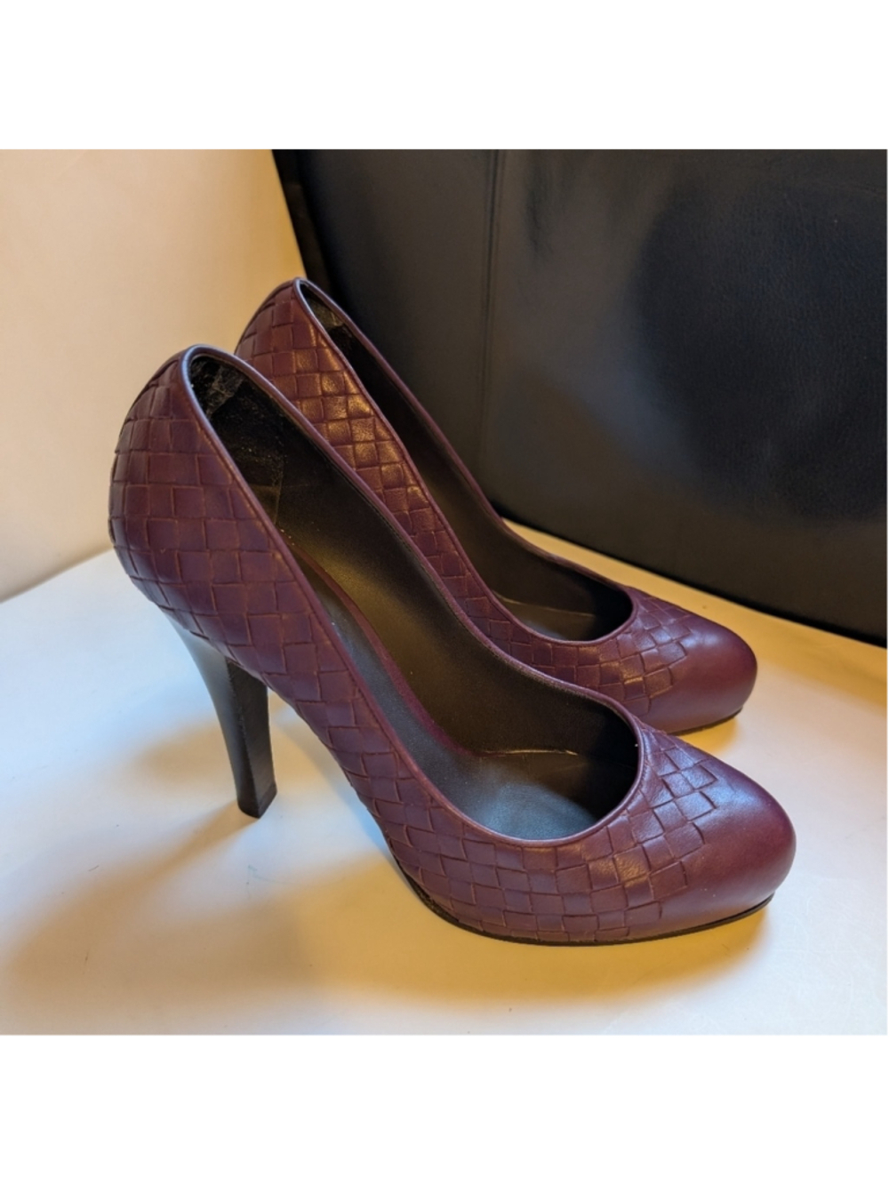 Bottega Veneta Burgundy Intrecciato Leather Almond Toe Pumps Size 39.5 in VGUC